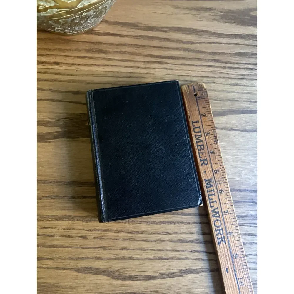 Antique 1840 Eyre Spottiswoode New Testament French & English Hardcover Bible